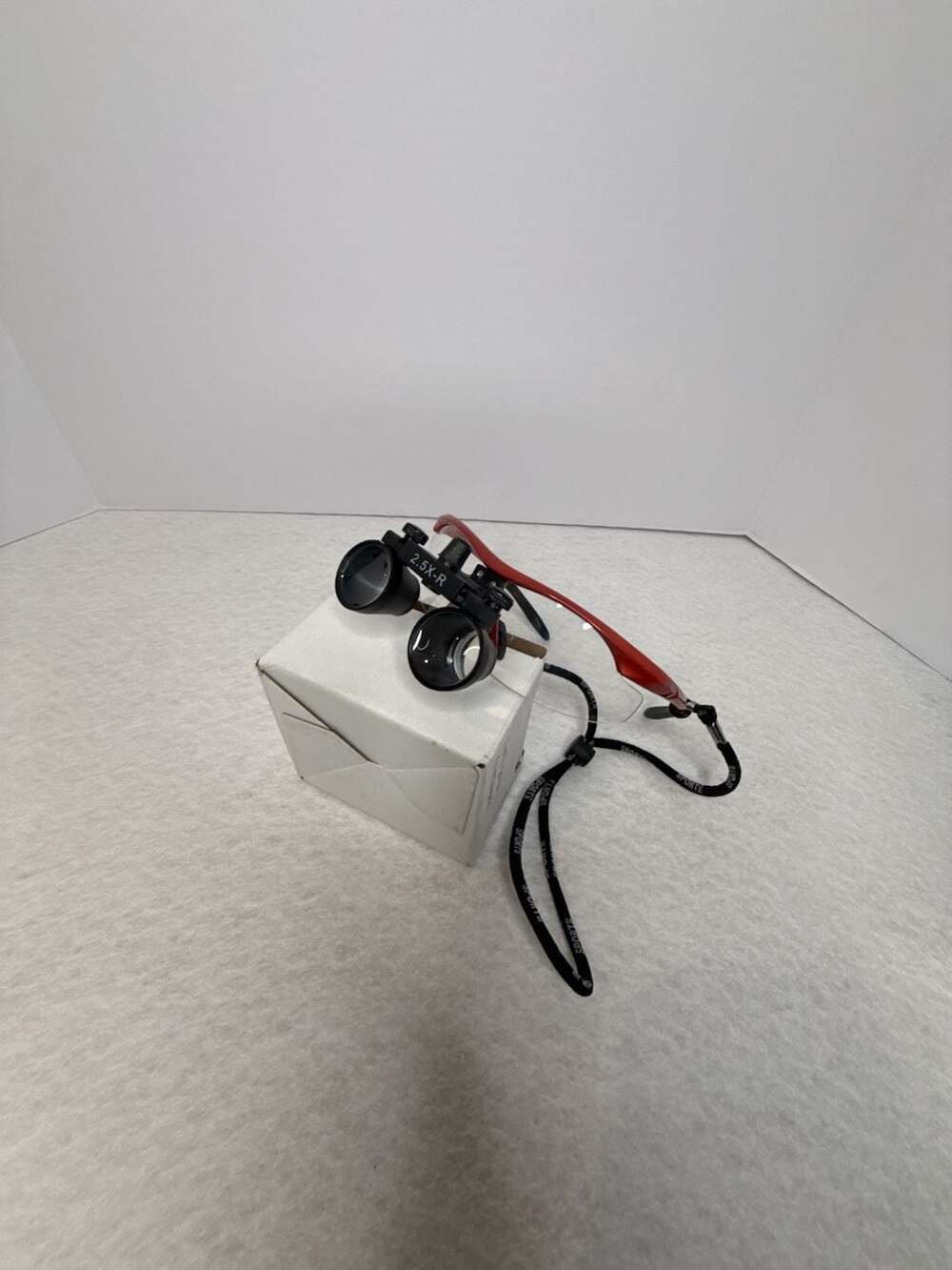 2.5X-R Medical Surgical Jeweler Dental Loupes with Sport Frame